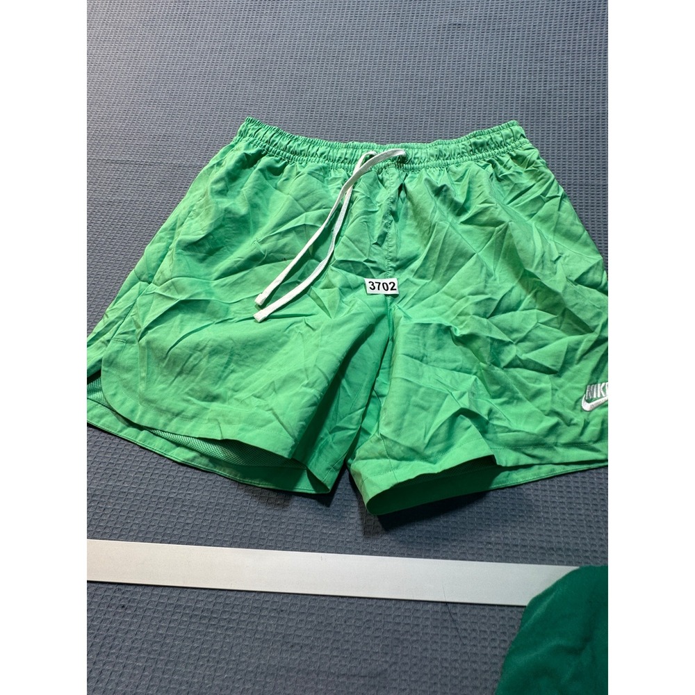Nike Woven Shorts Mens Large Green